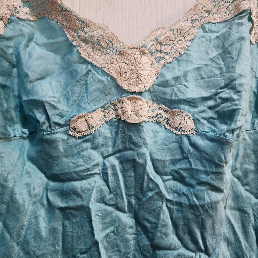 American Exchange Women's Y2K Style Tank Top 100% Silk Lace Hems Blue Size L - Picture 5 of 12